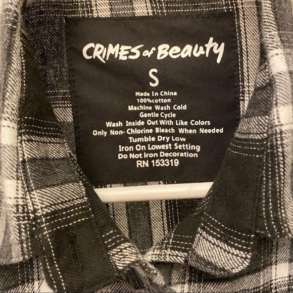 CRIMES OF BEAUTY “Slay” Size Small Lightweight Flannel Plaid Black/White Shirt - Picture 3 of 5